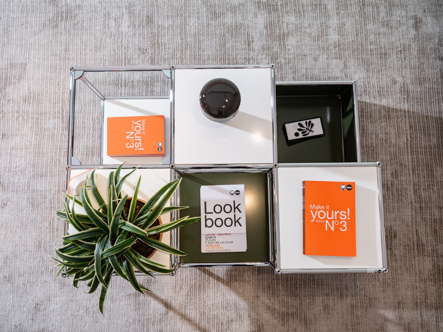 USM Haller Aufsicht mit Look Book und Zubehör